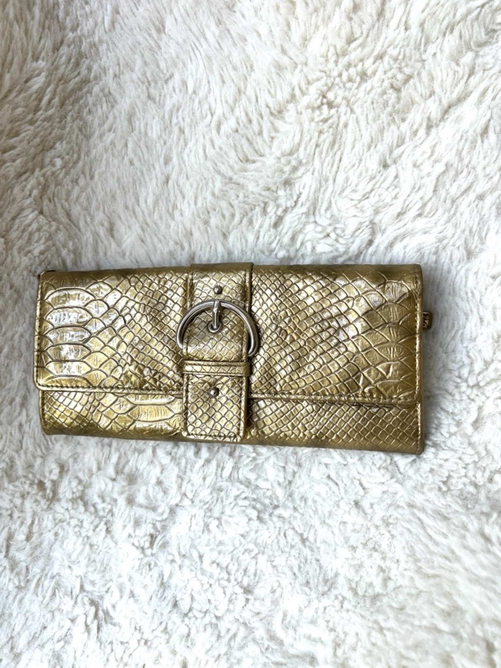 Y2K Metallic gold faux-leather clutch purse snakeskin-textured w buckle wristlet